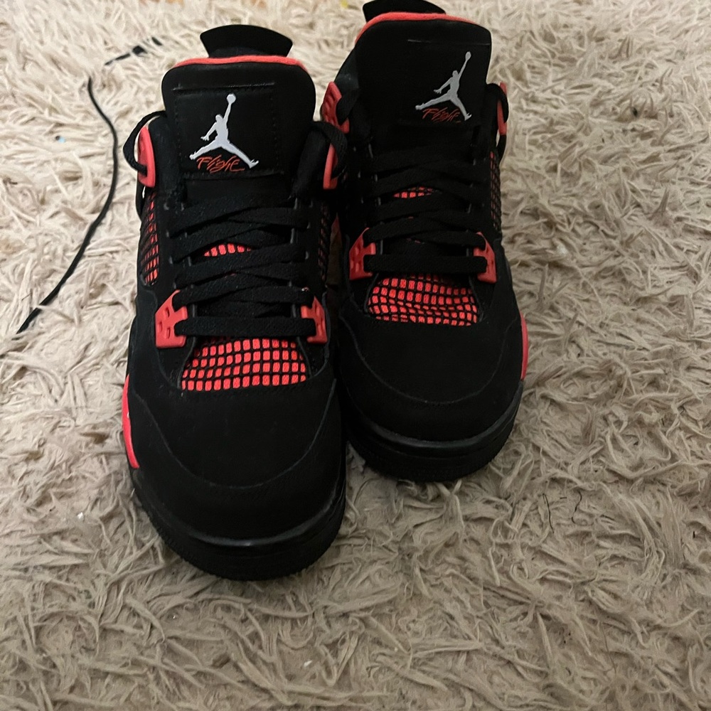 Jordan 4 red thunders only worn once